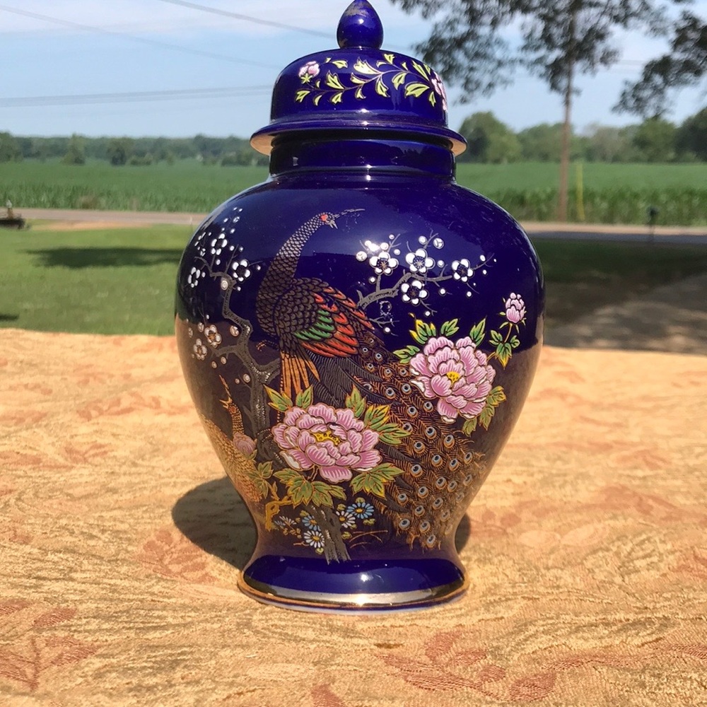 Japanese Cobalt Blue Gold 🦚  Ginger Jar Lid